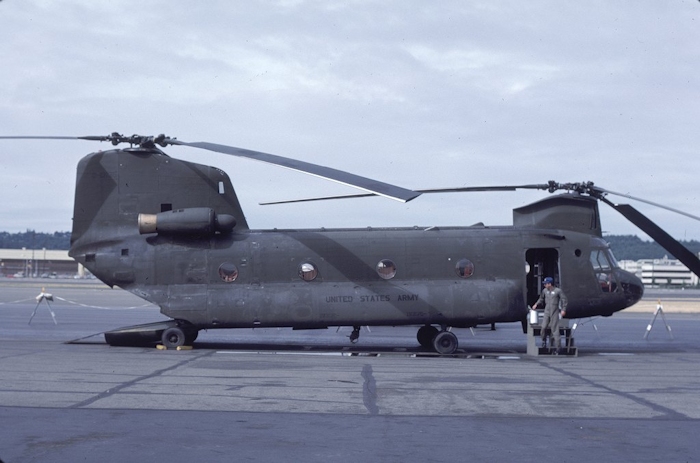 June 1986: CH-47A Chinook helicopter 64-13135, property of the 92nd Aviation Company - "Hook-ers", United States Army Reserve (USAR), located at Paine Field, Washington.